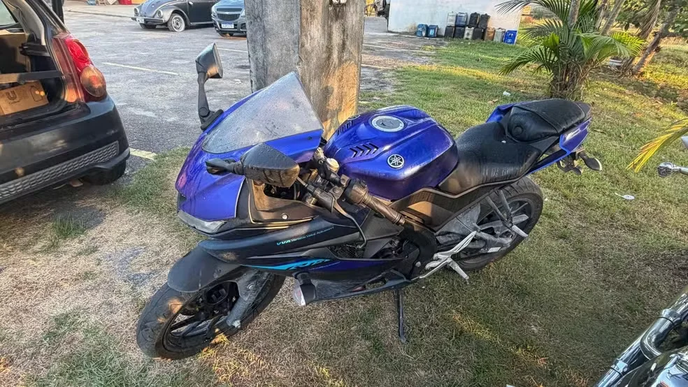 Motocicleta apreendida em Manaus durante a Operação La Máquina — Foto: Reprodução/Rede Amazônica