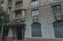 Homem que perseguia mulher é condenado após ignorar medidas da Justiça e voltar ao trabalho da vítima