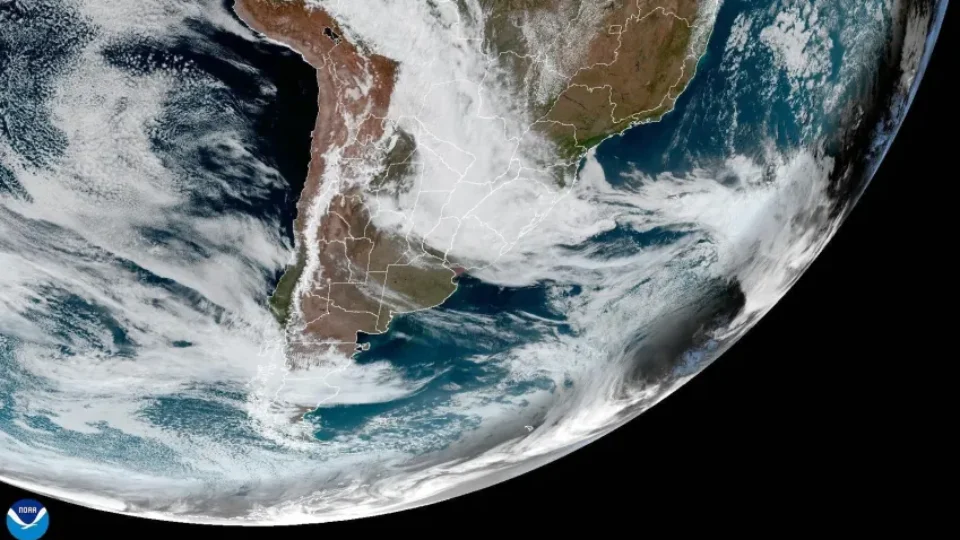 Ciclone extratropical chega ao Brasil e deve trazer ventos fortes e frio intenso