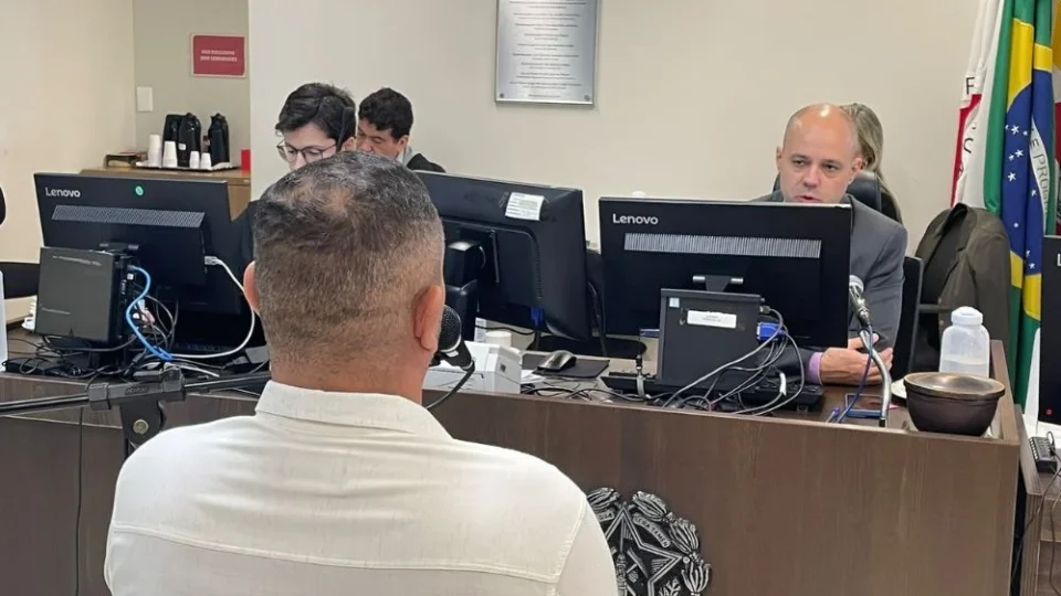 Ex-agente penitenciário é condenado por matar companheira a facadas em BH