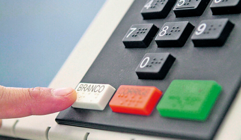 Voto branco e voto nulo: entenda a diferença e descubra o que realmente acontece na apuração