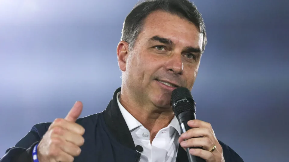 Sabatina Flávio Bolsonaro ao vivo hoje às 21h30 na Globo