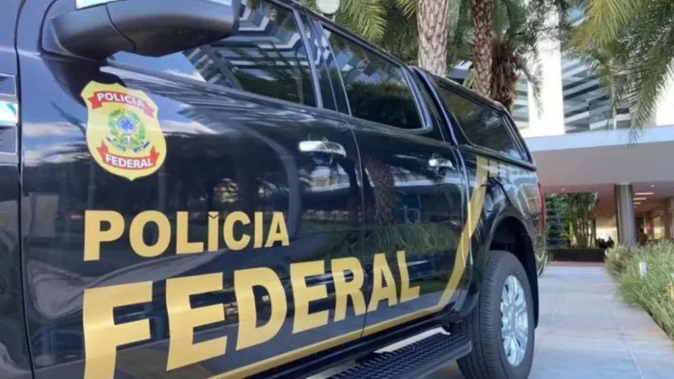 Polícia Federal deflagra operação contra contrabando de cosméticos e produtos de saúde no centro de SP