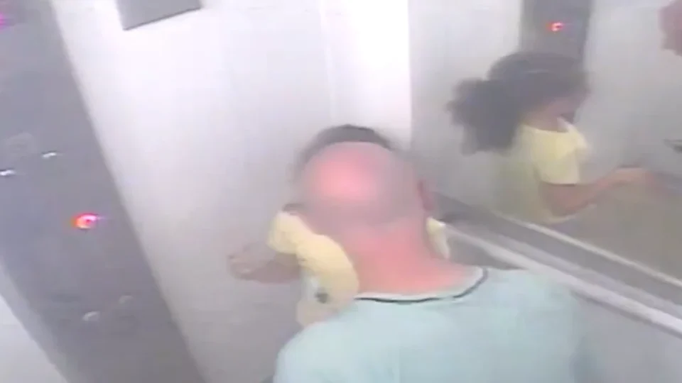 Homem é preso após câmeras flagrarem agressão contra filha de 6 anos em elevador em SP