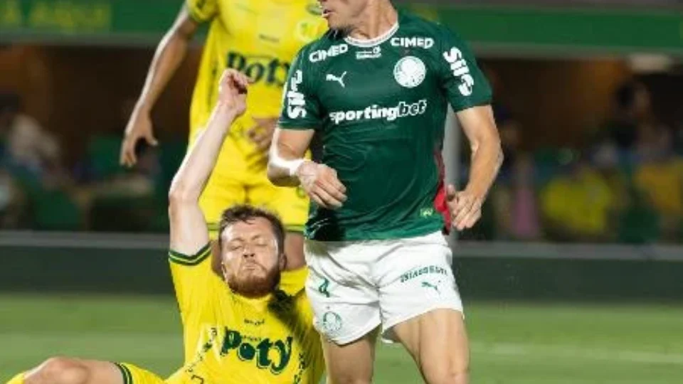 Palmeiras tropeça contra o Mirassol e vê Flamengo encostar na liderança do Brasileirão