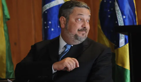 “Direita está totalmente dividida”, diz Palocci sobre eleições 2026
