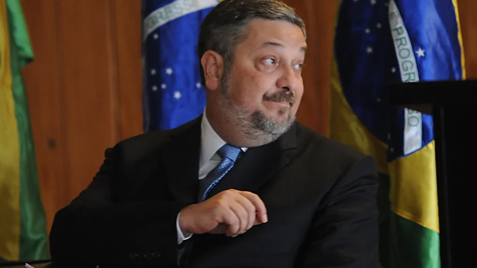 “Direita está totalmente dividida”, diz Palocci sobre eleições 2026