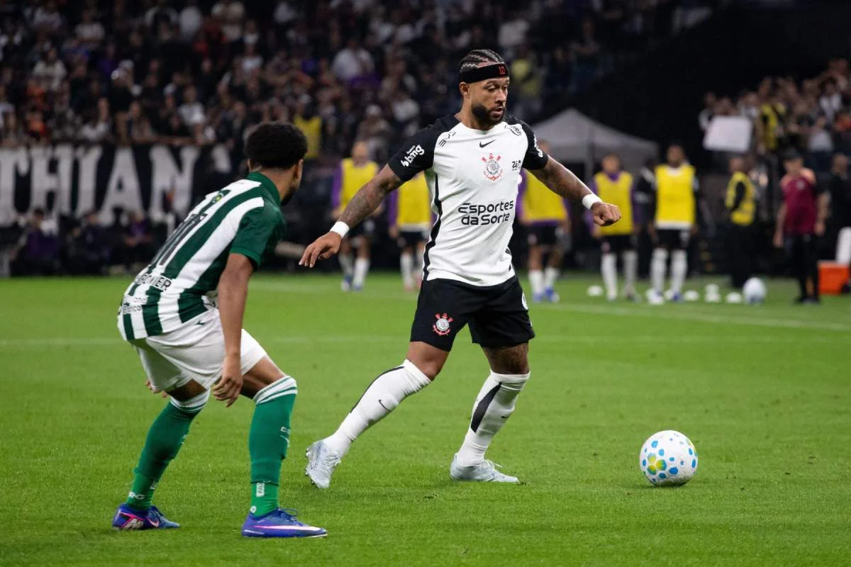 O atacante entrou durante o jogo e ajudou a melhorar a presença ofensiva do Timão, mas a reação não foi suficiente para evitar a derrota.