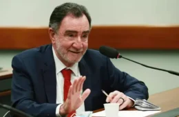 Patrus Ananias: quem é o ex-ministro e criador do Bolsa Família que disputa o Governo de Minas pelo PT?