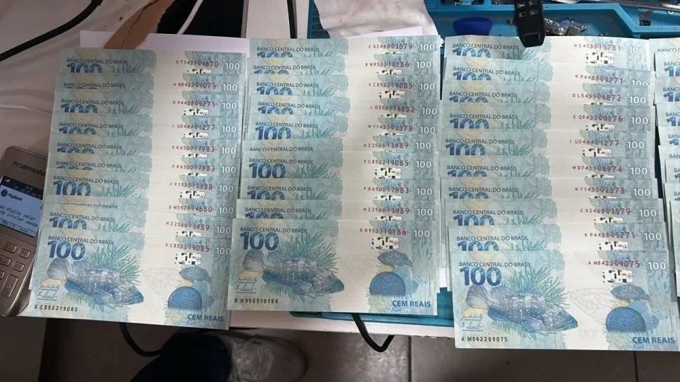 PF encontra R$ 8 mil em notas falsas durante operação contra esquema em Minas