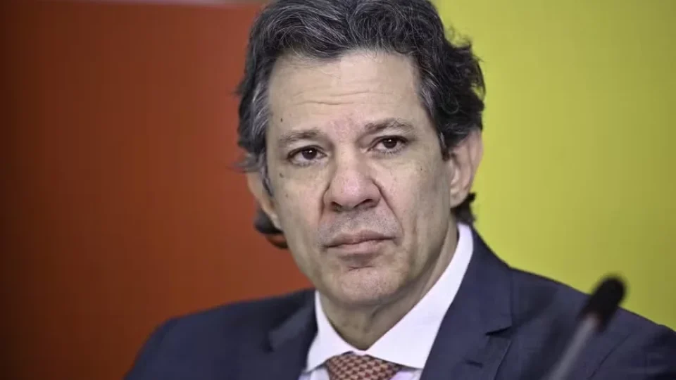 Haddad alerta que vazamentos podem colocar investigação sobre Lulinha em risco