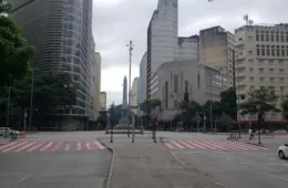 Homem é preso após tentar entregar filho de 3 anos por R$ 10 em BH