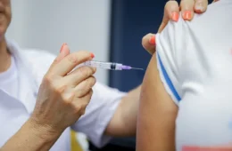 Vacina contra herpes-zóster é associada a menor risco de infarto e AVC