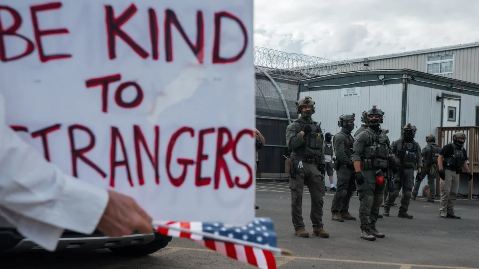 Protesto contra as políticas migratórias do governo Trump em Nova Jersey. (Foto: Olga Fedorova/EFE/EPA)