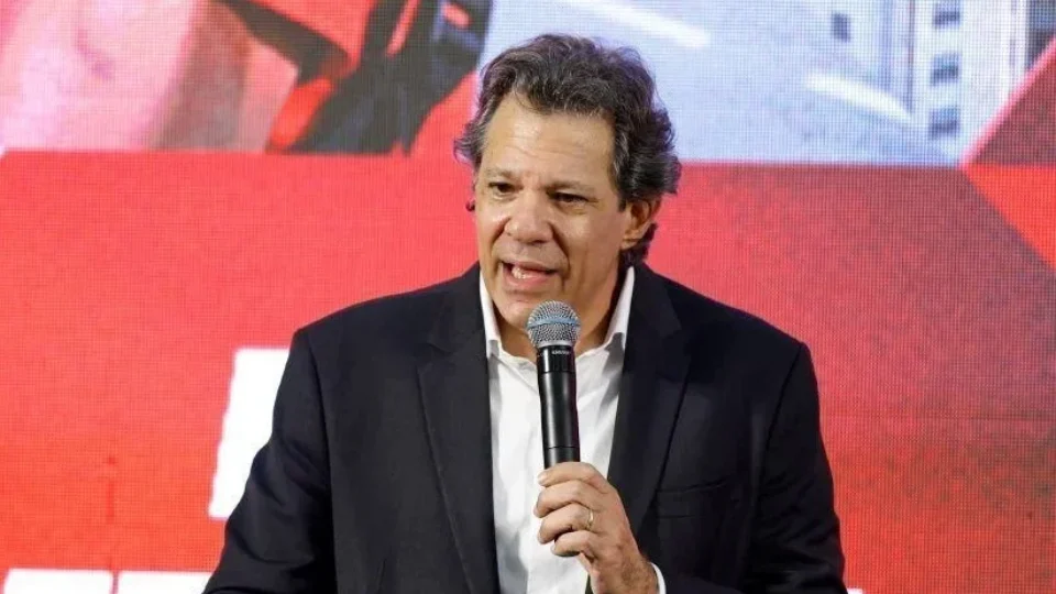 MP Eleitoral arquiva apuração sobre motorista de Haddad, mas caso ainda é investigado pela Polícia Civil