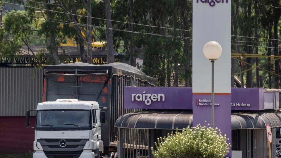 Justiça bloqueia conta bancária da Raízen em meio à reestruturação financeira