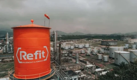Rio pede falência do Refit e cria lei para punir devedores