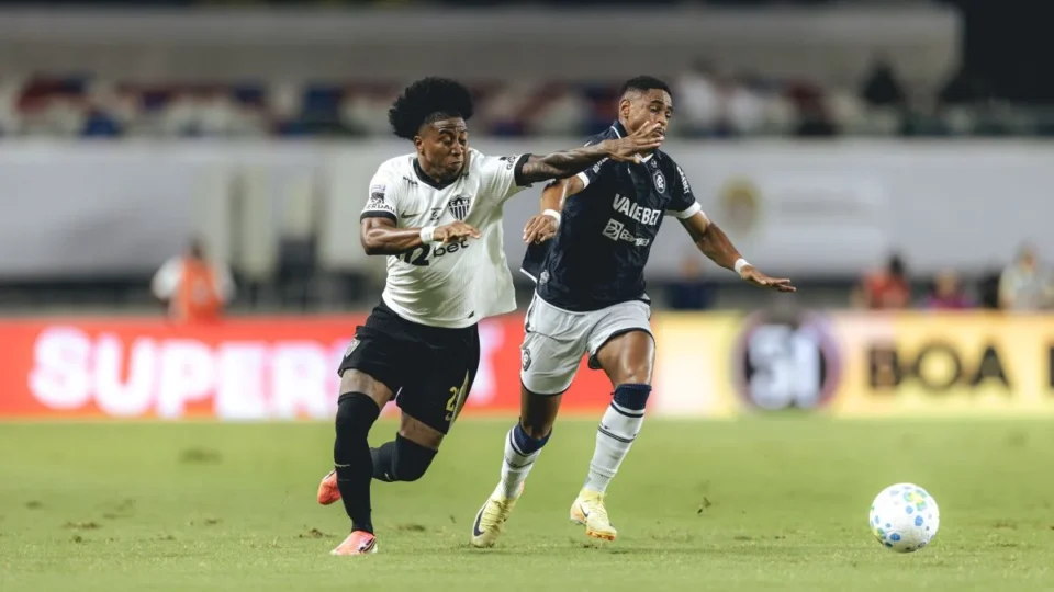 Remo e Atlético-MG empatam em duelo intenso pelo Brasileirão