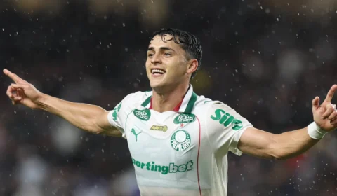 CBF divulga áudios do VAR sobre expulsões em Vitória x Palmeiras