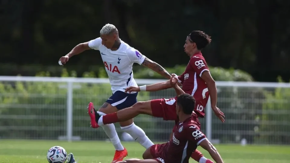 Tottenham e Hoffenheim duelam em dois amistosos decisivos hoje