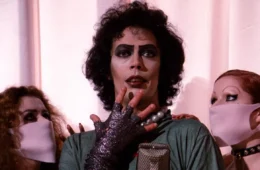 Tim Curry, astro de “Rocky Horror” e Pennywise, morre aos 80 anos