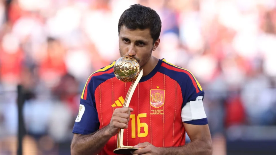 Batalha de gigantes: Real Madrid e Barcelona se enfrentam por Rodri, do Manchester City