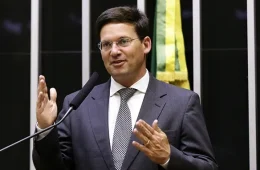 João Roma é sócio de empresário ligado a contratos de R$ 19,7 milhões com Banco Master