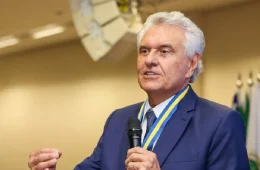 Caiado muda de posição e passa a apoiar fim da escala 6×1