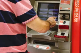 Falso gerente bancário desvia R$ 1,3 mi de idosa em SP
