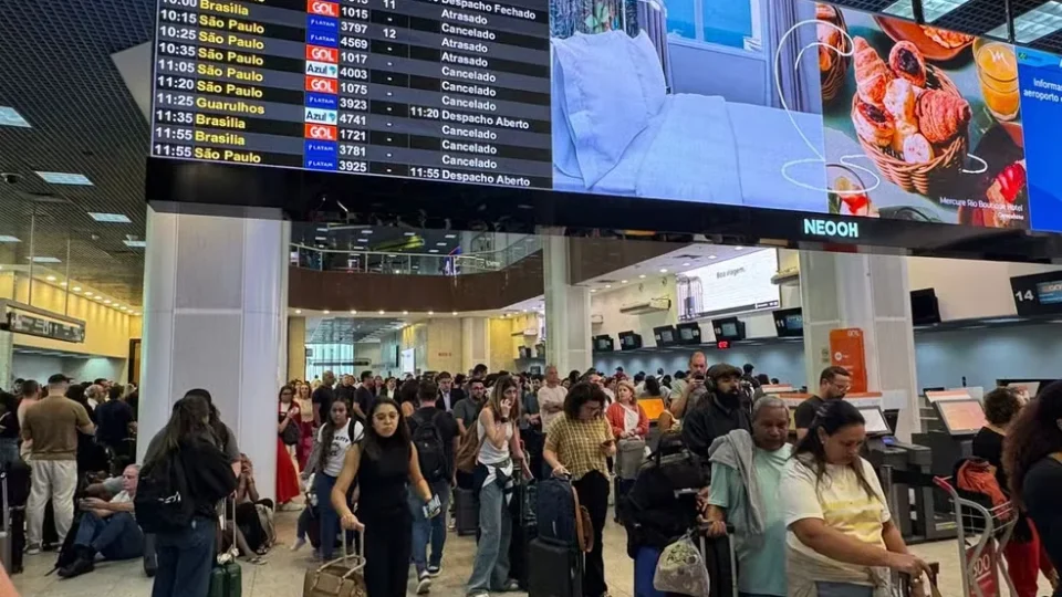 Santos Dumont é reaberto após avião sair da pista, mas ainda tem voos cancelados nesta sexta