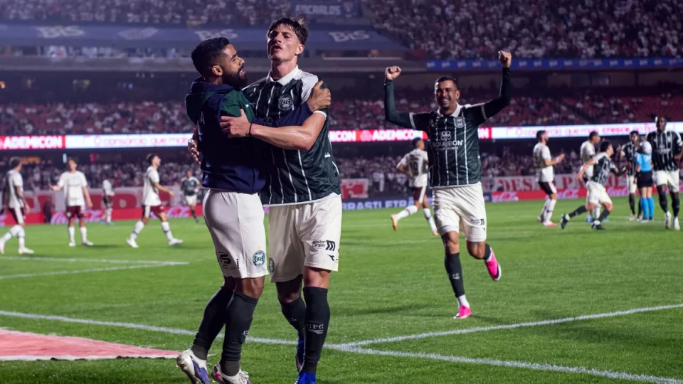 São Paulo abre o placar, mas cede empate ao Coritiba no Morumbis