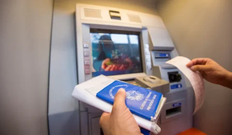 Bancários de São Paulo aprovam paralisação de 24 horas nesta quinta