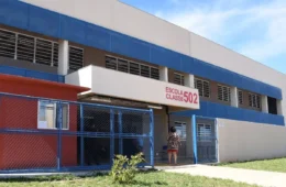 Menina de 11 anos é picada por escorpião dentro do tênis durante prova no DF