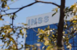 Copom corta Selic para 14% e CNPS mantém juro do consignado
