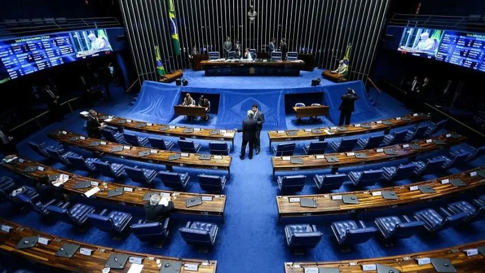 Oposição monta “kit-obstrução” para travar PEC do 6×1 no Senado