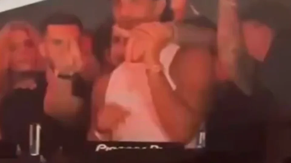 Ferran Torres viraliza após aparecer em festa e movimenta as redes sociais