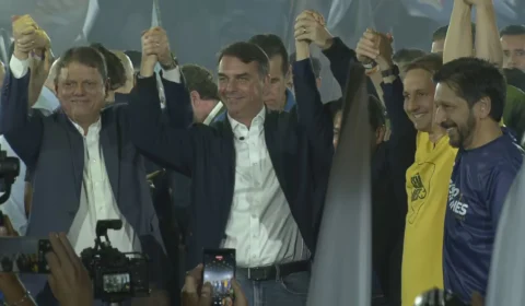 Tarcísio de Freitas lança reeleição em SP e aposta em Bolsonaro