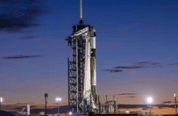 Foguete da SpaceX atinge Lua hoje a 8.700 km/h; veja o impacto