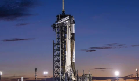 Foguete da SpaceX atinge Lua hoje a 8.700 km/h; veja o impacto