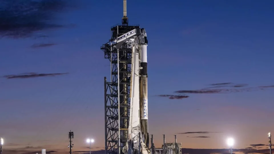 Foguete da SpaceX atinge Lua hoje a 8.700 km/h; veja o impacto