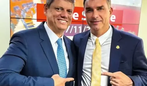 Haddad acusa Tarcísio de esconder Flávio Bolsonaro em debate