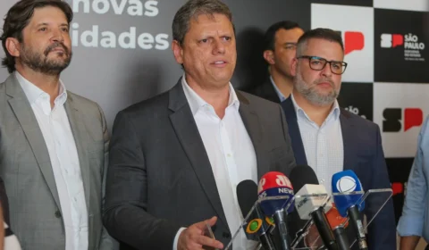 Tarcísio faz nova promessa e pressiona sindicato para encerrar greve antes do pico da tarde