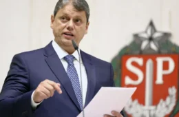 Filhos de Tarcísio criam startup de consultoria e registram Palácio dos Bandeirantes como endereço dos sócios