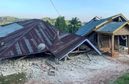 Terremoto de 7,7 atinge Indonésia e acende alerta para tsunami