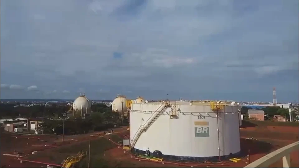 Concursos: Transpetro abre 4.171 vagas e salários até R$ 15 mil