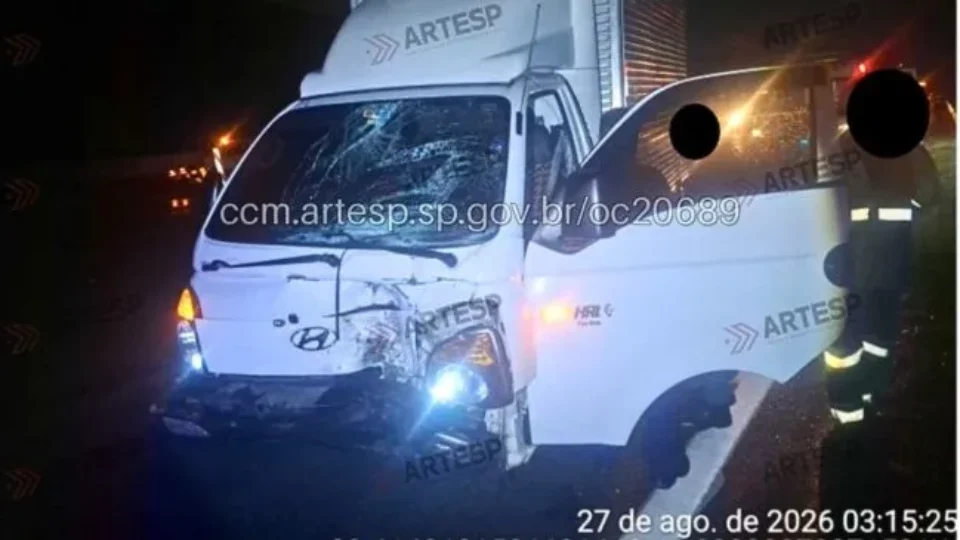 Carreta tomba no Rodoanel e provoca grande congestionamento na Grande São Paulo