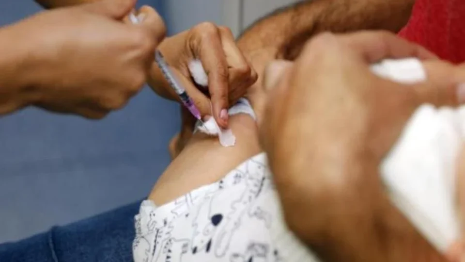BH começa campanha de vacinação para ampliar proteção contra poliomielite para crianças
