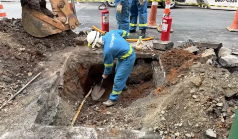 Vazamento de gás após obra da Sabesp mobiliza bombeiros e interdita rua nos Jardins