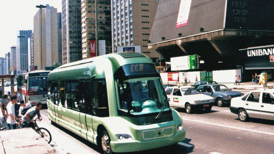 O que aconteceu com o ônibus futurista que parou a Paulista?