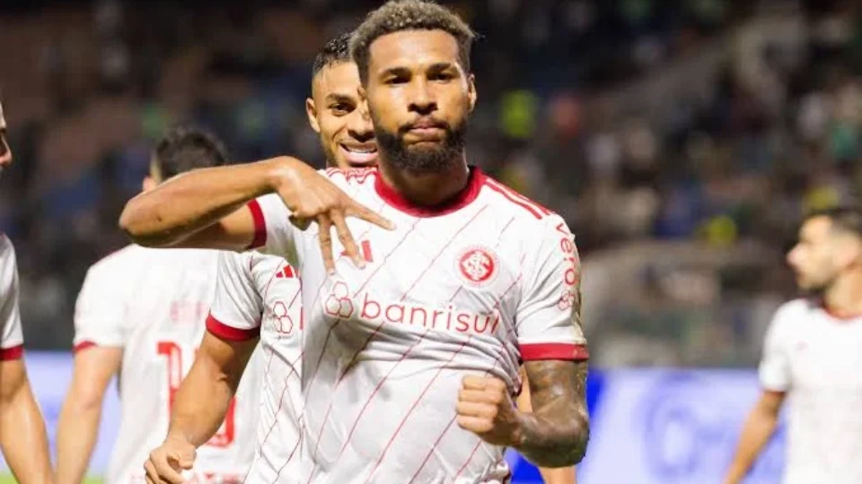 Wesley Ribeiro estreia com gol e empolga Cruzeiro no Brasileirão